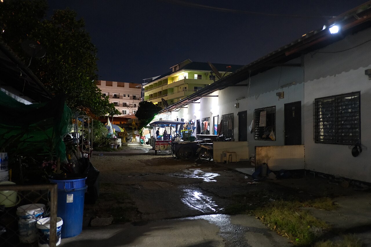 A night street photo, sent in a chat